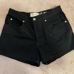 Vintage “Gap” Black Shorts- Size: 6